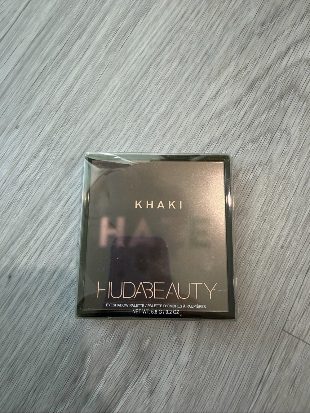 HUDA BEAUTY Khaki Eyeshadow Palette - Pink, Brown, Gold & Copper Shades - Picture 3 of 3